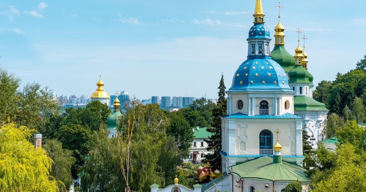 Яке сьогодні свято і кого вітати з іменинами: 11 травня — все про цей день