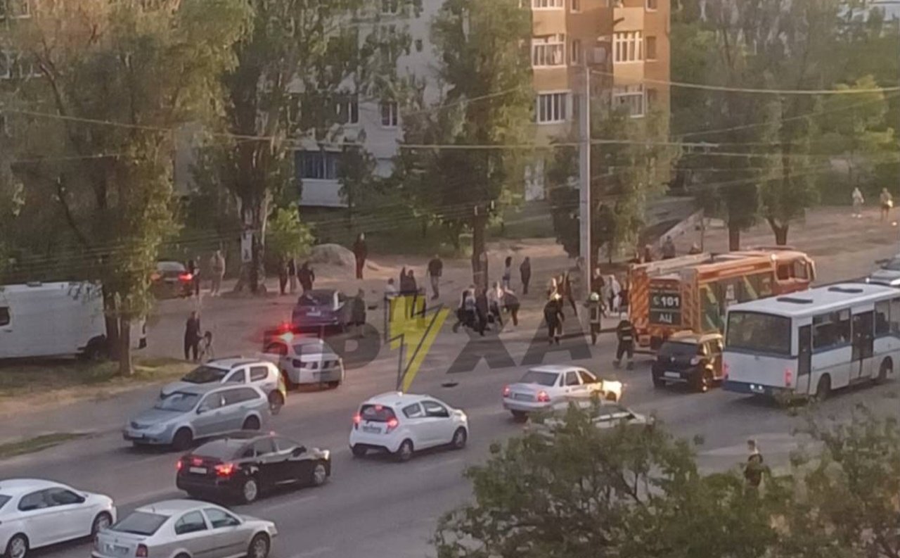 Рух вулицею ускладнено 