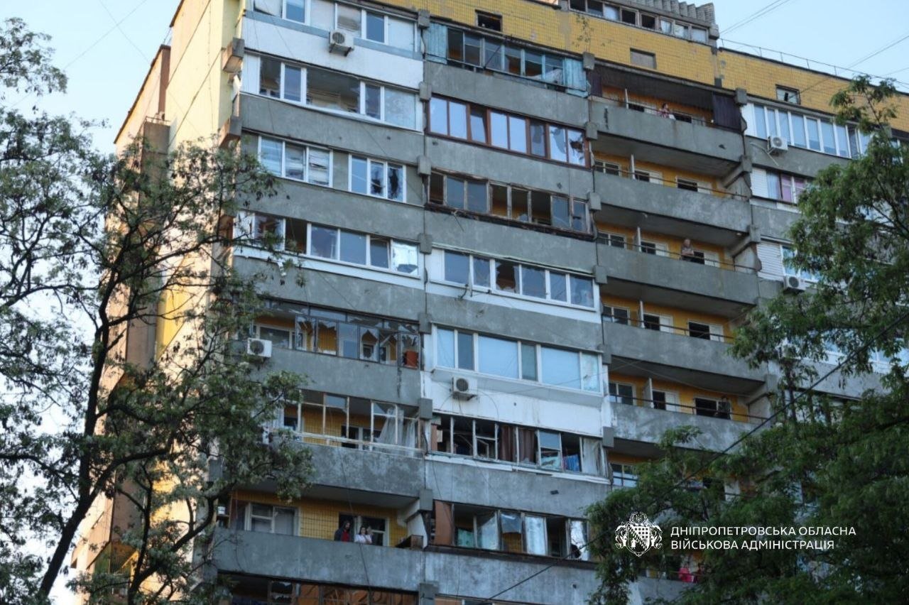 Вражеская атака на Днепр и область: 4 пострадавших и значительных разрушения