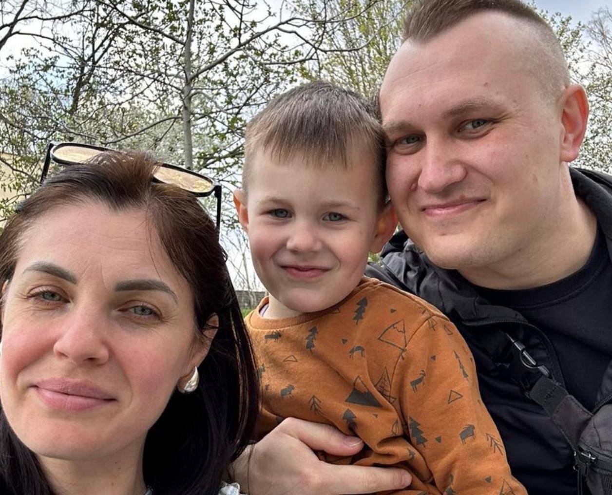 Родина з дитиною потрапила під артобстріл у Нікополі: батьки у реанімації