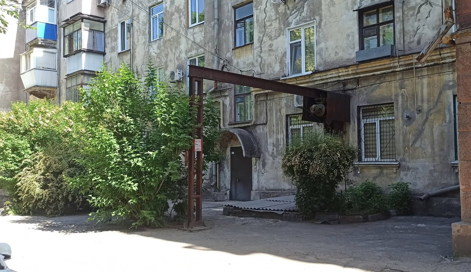 У многоэтажки в Каменском сохранился редкий механизм для отопления: о чем идет речь