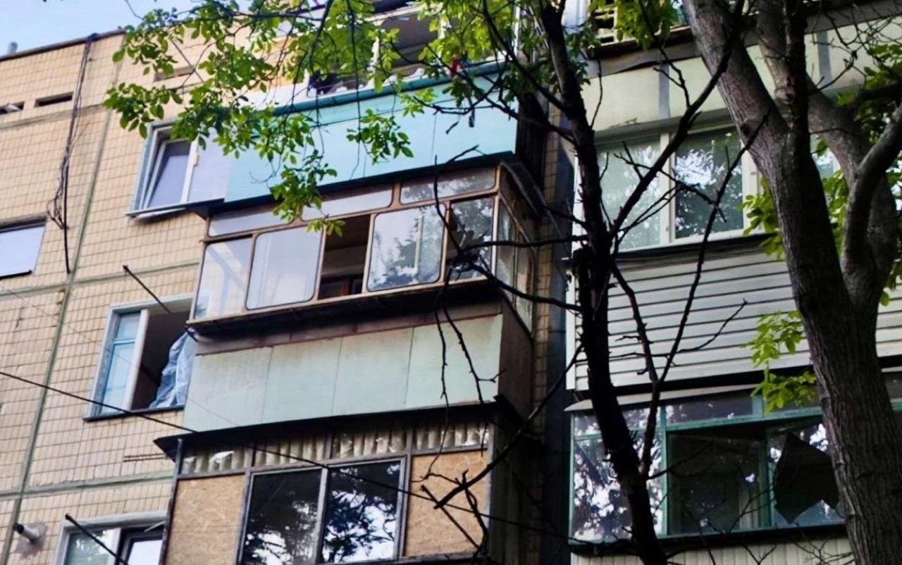 Атака на Днепропетровщину: повреждены многоэтажки, есть пострадавший