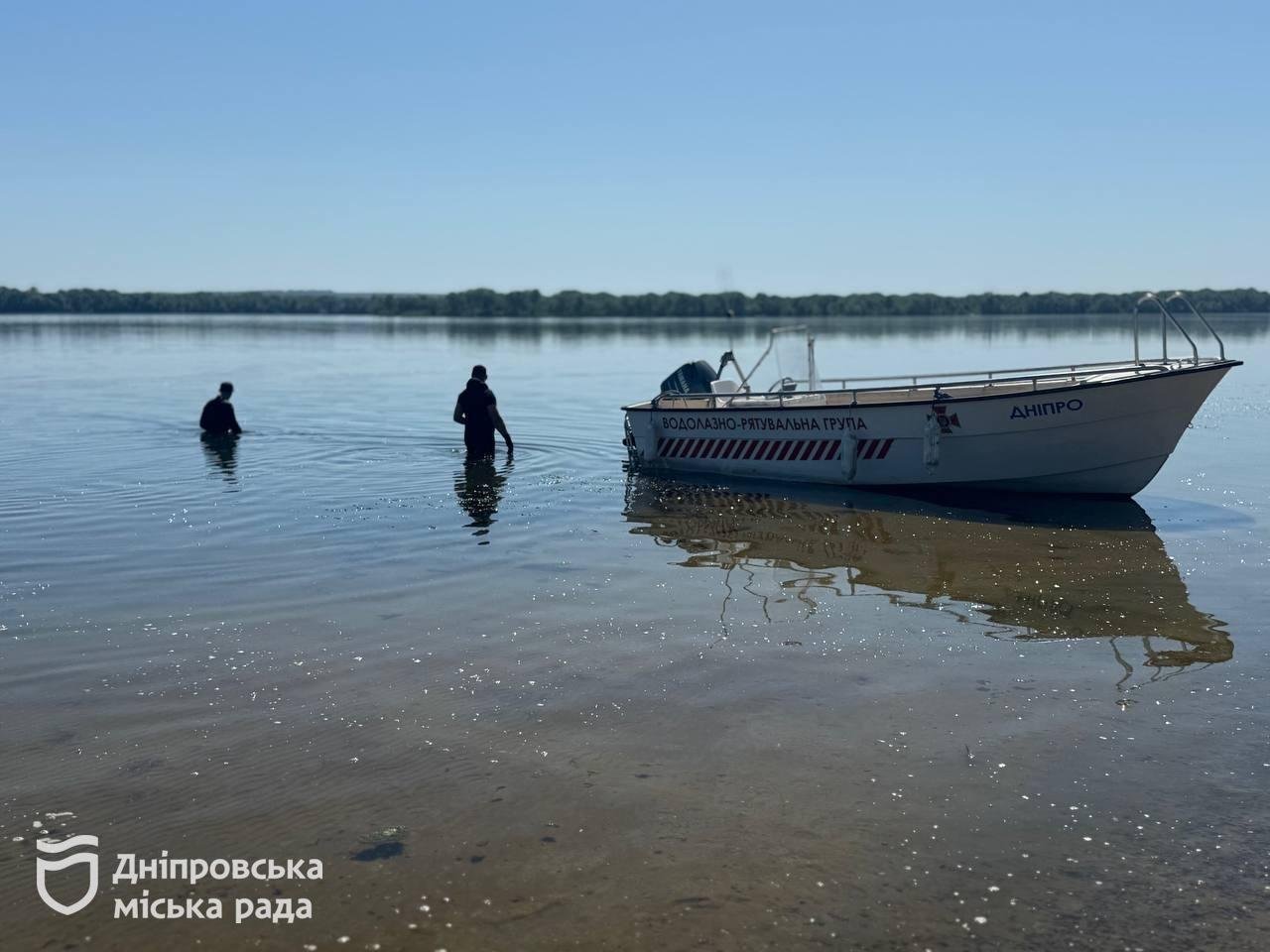 Що знаходять на дні пляжів Дніпра: у місті тривають роботи з очищення водойм