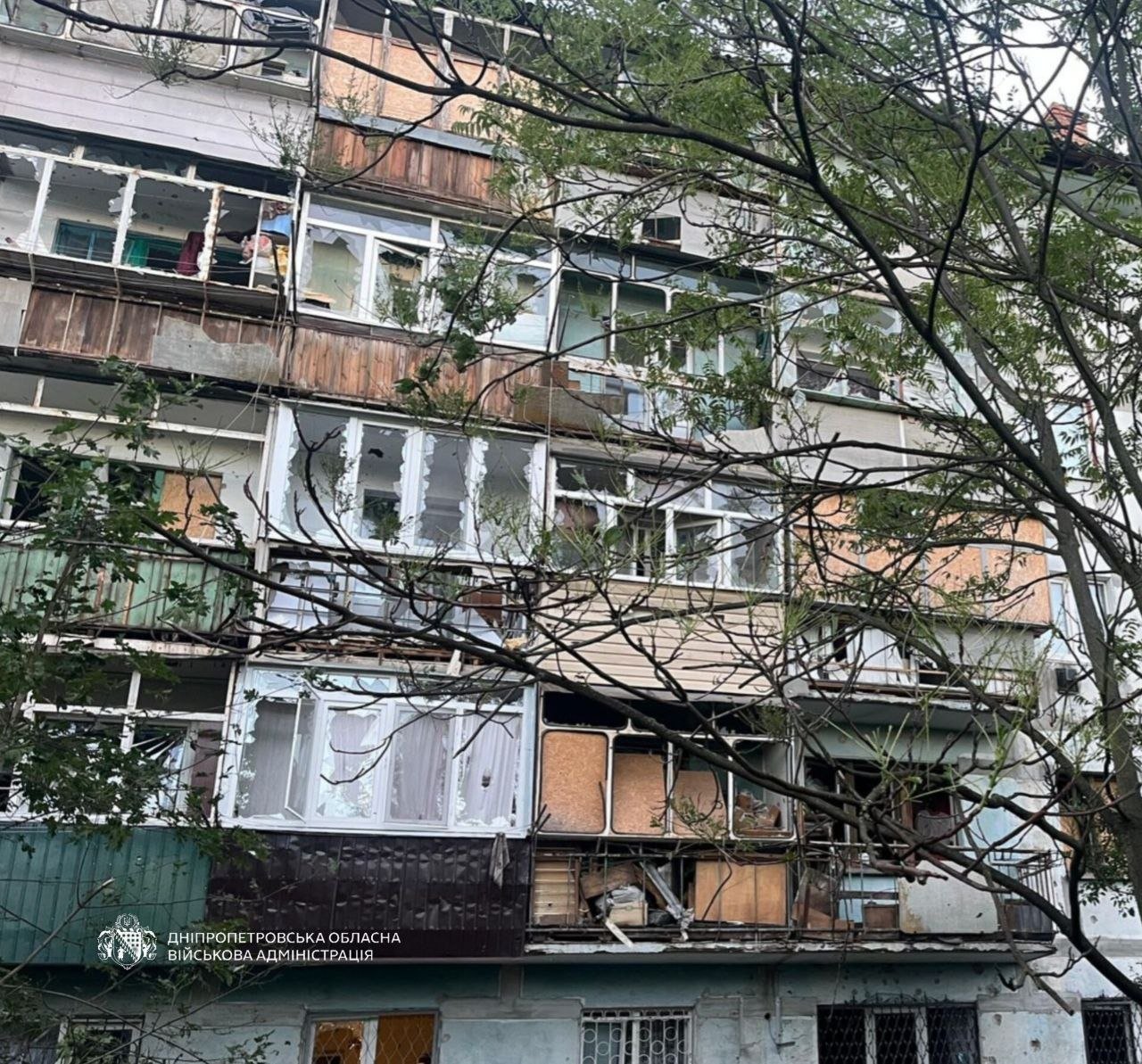 Російські дрони та артилерія атакували Дніпропетровщину: двоє людей поранені
