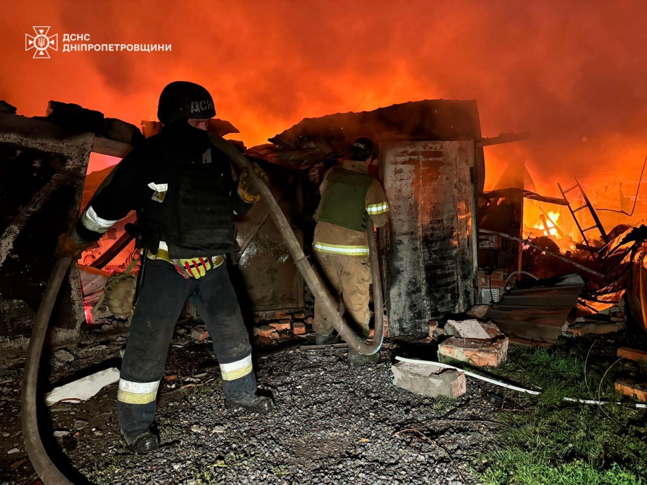 У Дніпрі під час повторного удару загинув рятувальник - ДСНС