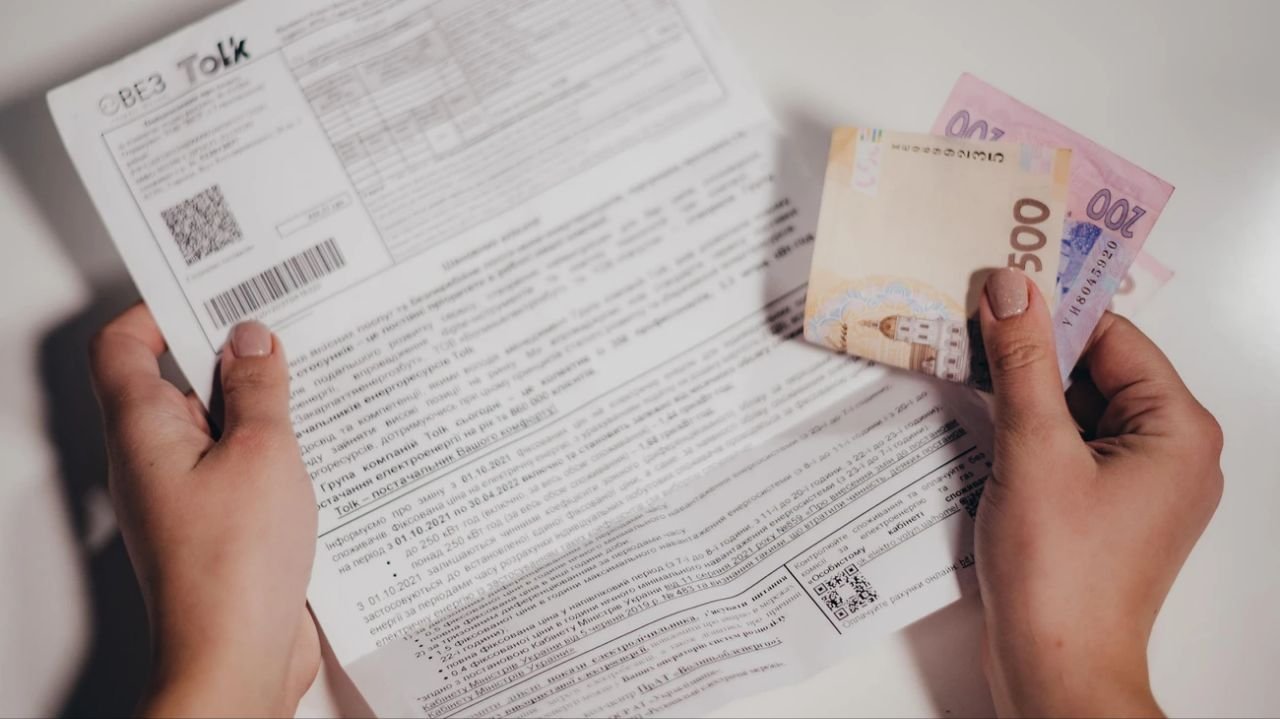 Українців атакують фейковими платіжками за світло: що потрібно знати
