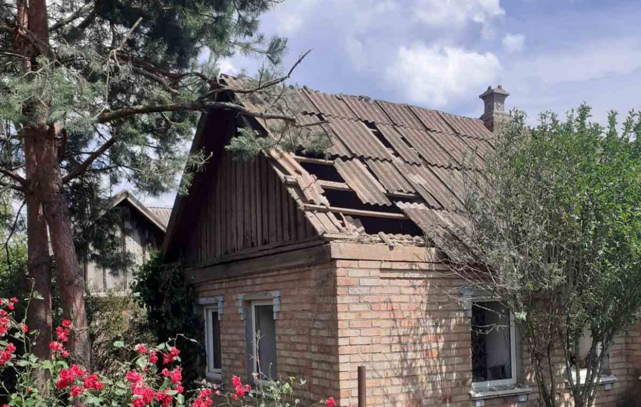 Дом после одной из атак на Днепропетровщине