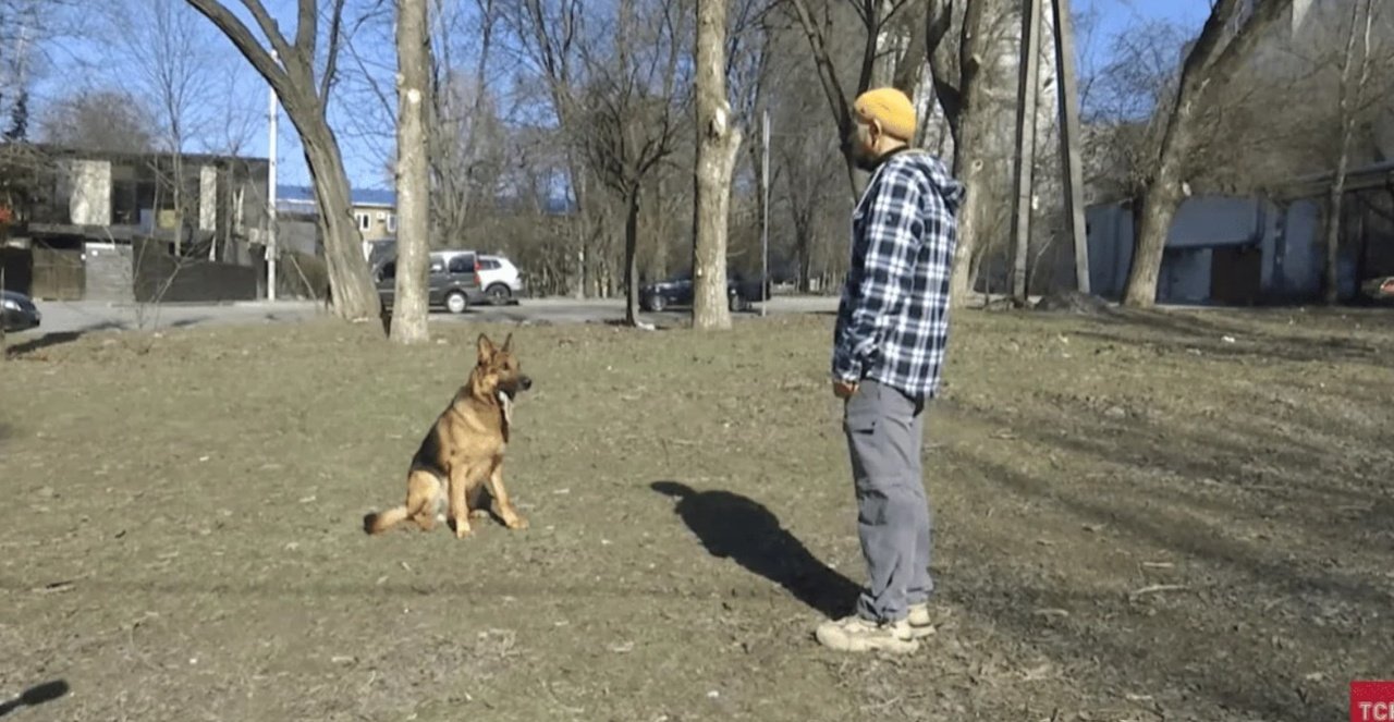Пес Ральф з господарем