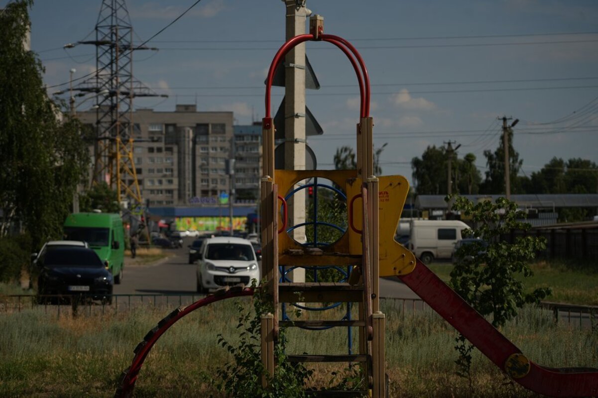 У Дніпрі група підлітків жорстоко побила двох дітей на дитмайданчику: що відомо