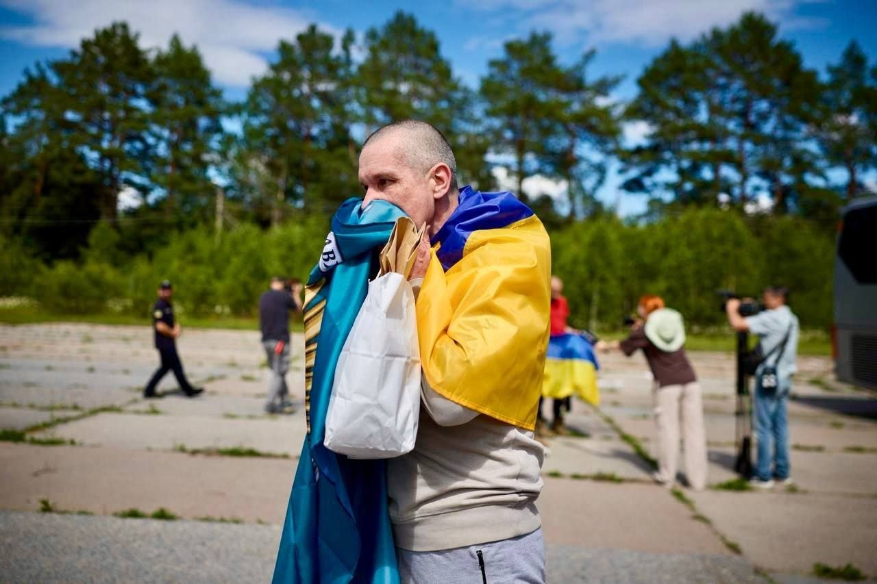 З полону повернули ще 7 захисників з Дніпропетровщини: вони пробули в неволі 4 роки