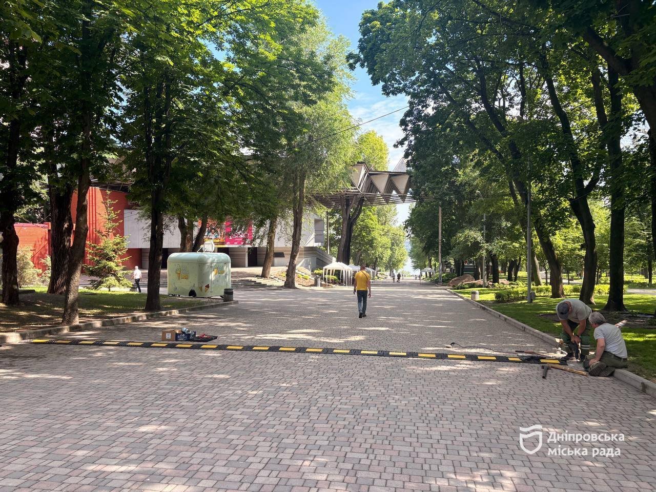 У Дніпрі борються з небезпечними перегонами на самокатах у парках