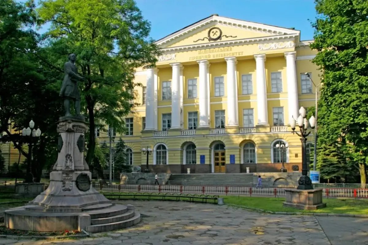 Дніпровська політехніка увійшла до топ-10 найкращих університетів України