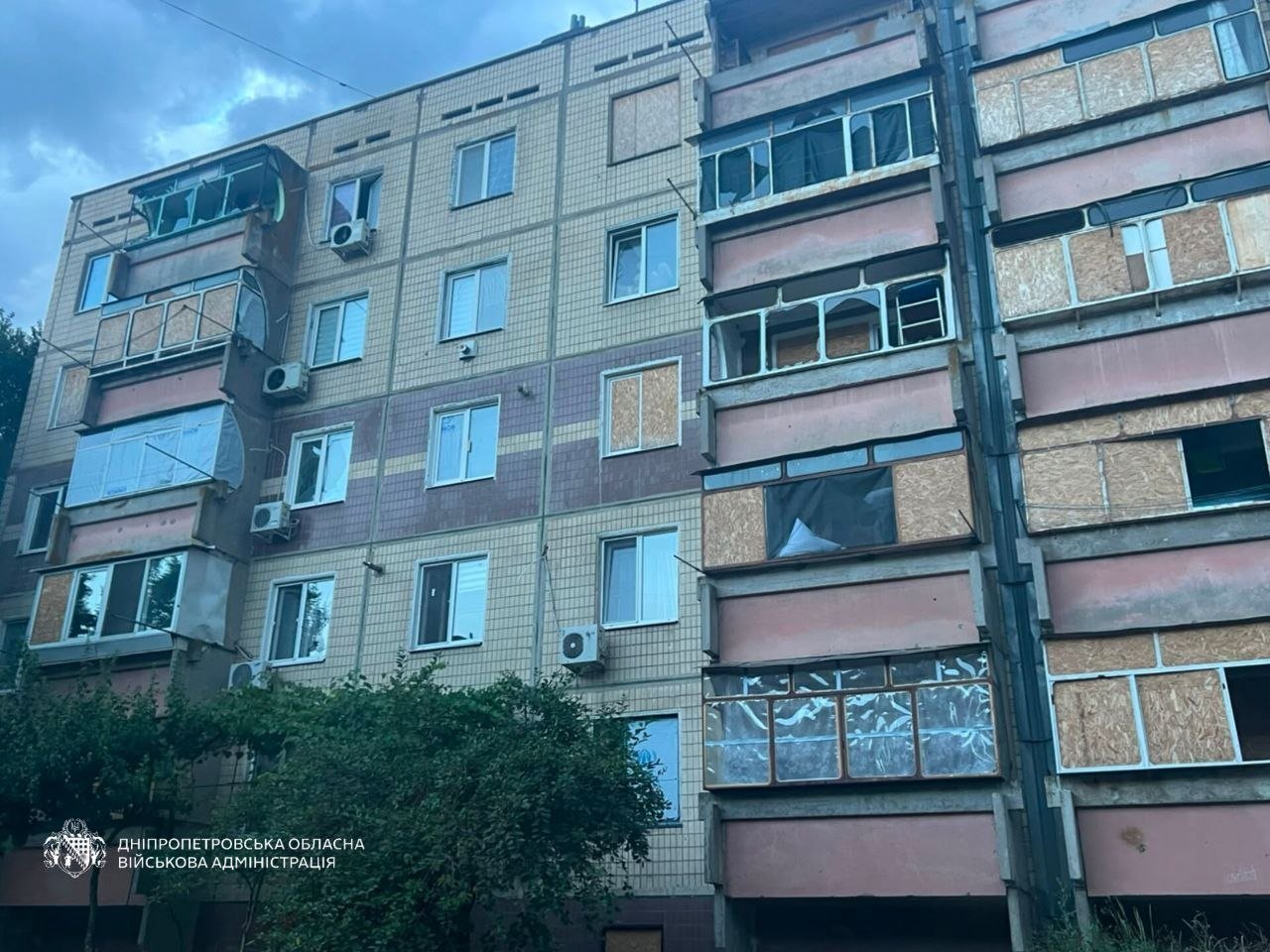 Атака на Днепропетровщину 9 июля: есть пострадавший, повреждены школа, АЗС и дома