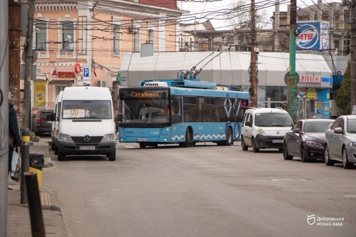 У Дніпрі запустили продаж безлімітних абонементів на електротранспорт через єДніпро