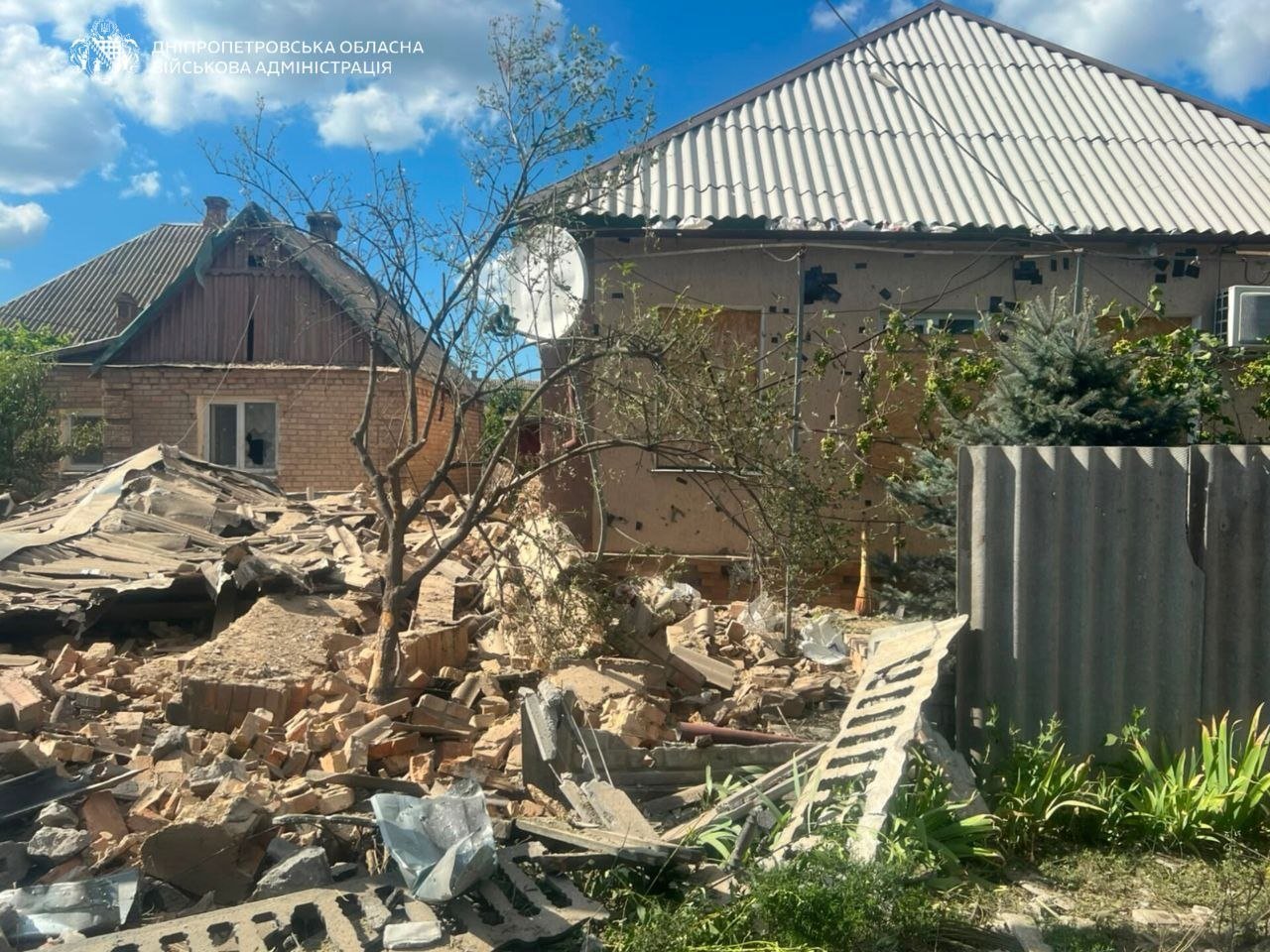Масовані атаки на Дніпропетровщину: п'ятеро постраждалих, є значні руйнування