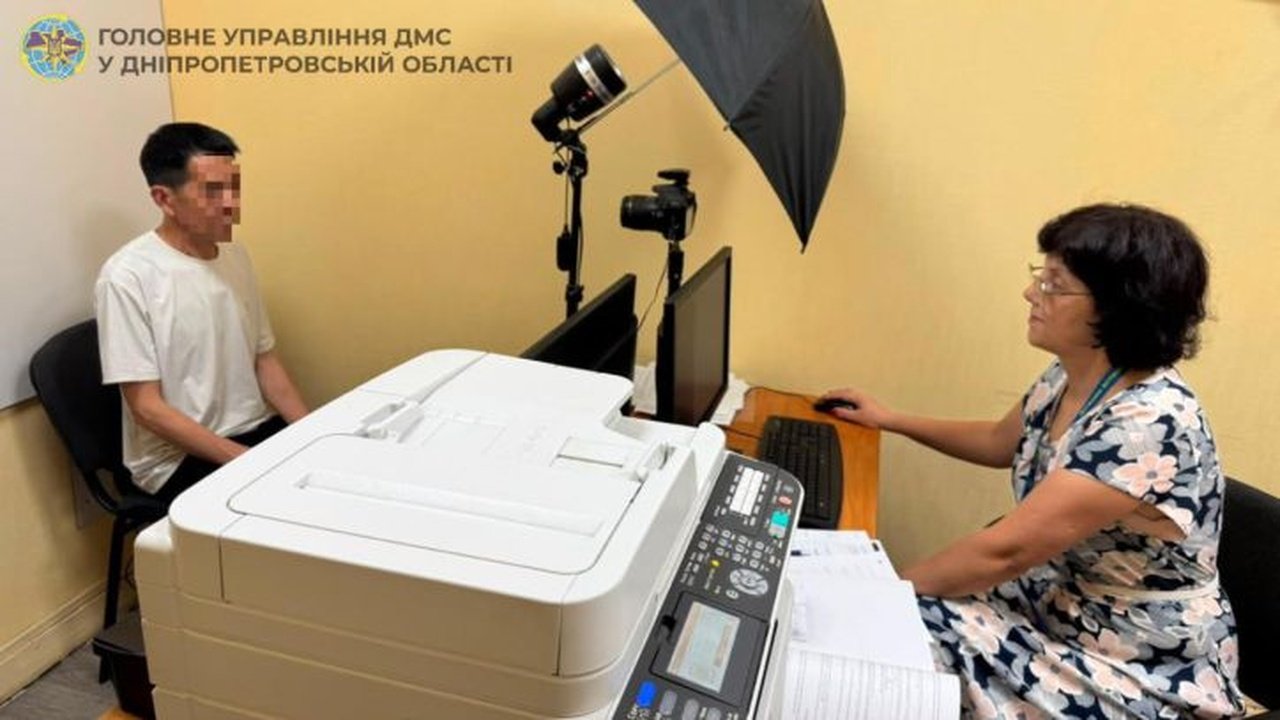 Чоловіка виявили в Дніпрі