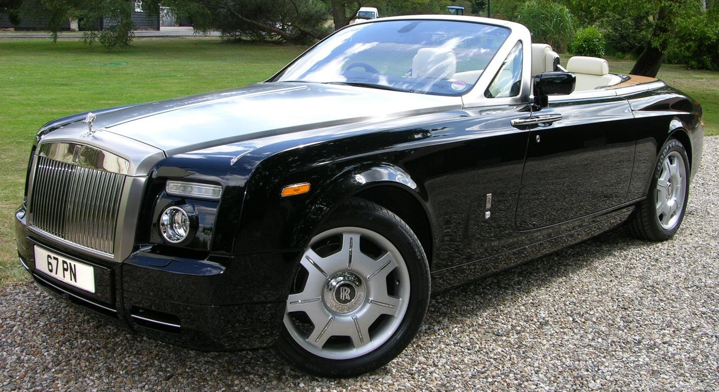 В центре Днепра заметили элитный Rolls-Royce стоимостью почти 10 млн. гривен