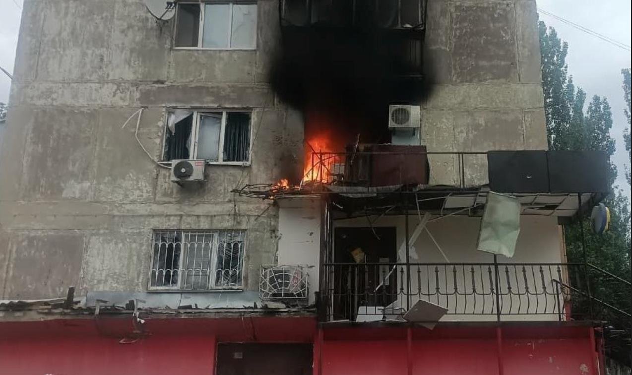 Враг атаковал Днепропетровщину: повреждены дома, АЗС и автомобили