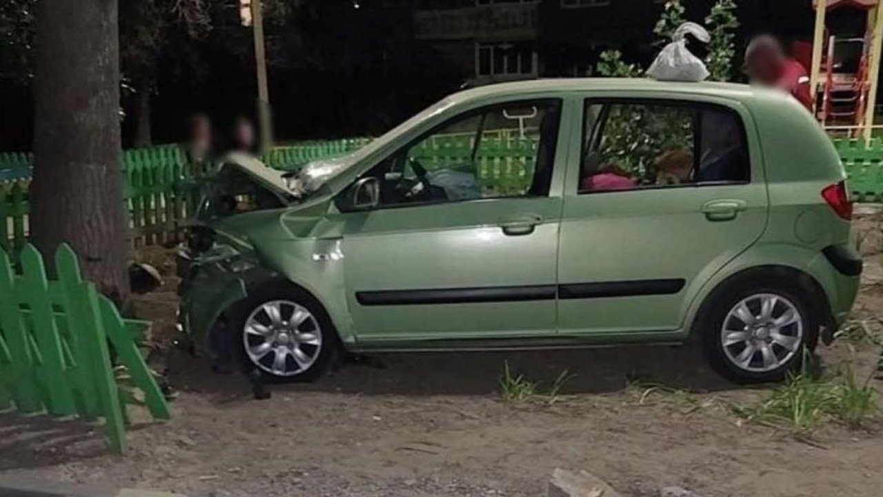 В Днепре водитель под хмельком протаранила авто и сбила пешеходов