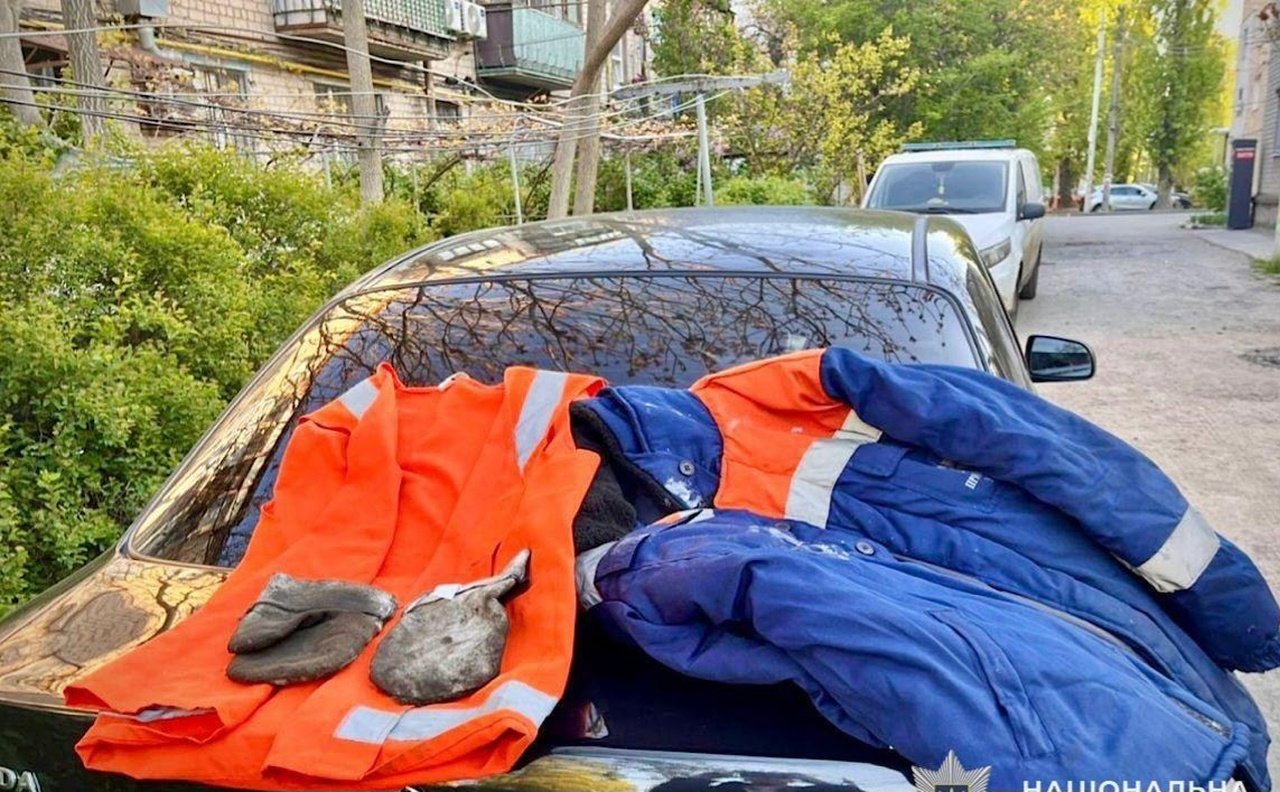Перевдягалися у працівників Укрзалізниці: у Дніпрі викрили банду крадіїв