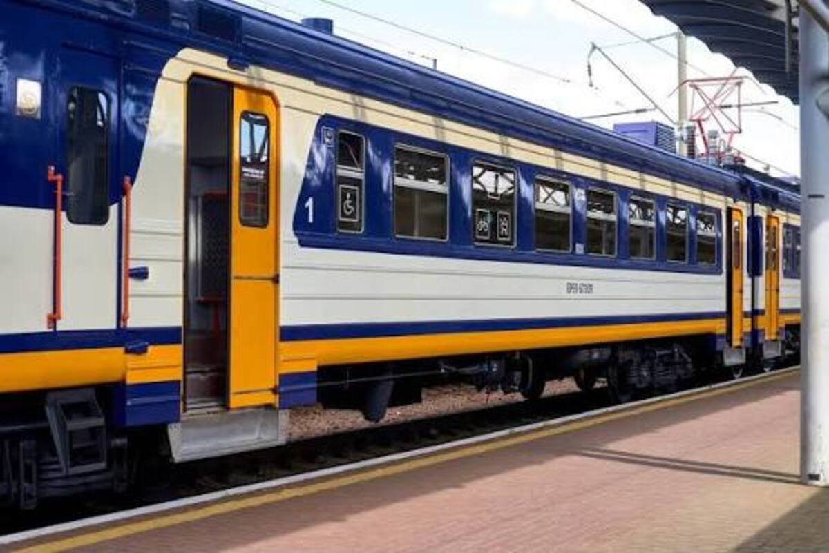 Укрзалізниця змінила маршрути та час руху поїздів на Дніпропетровщині: деталі