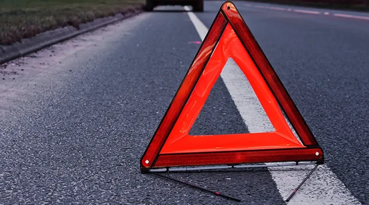 У Дніпрі не розминулися два автомобілі: відео моменту