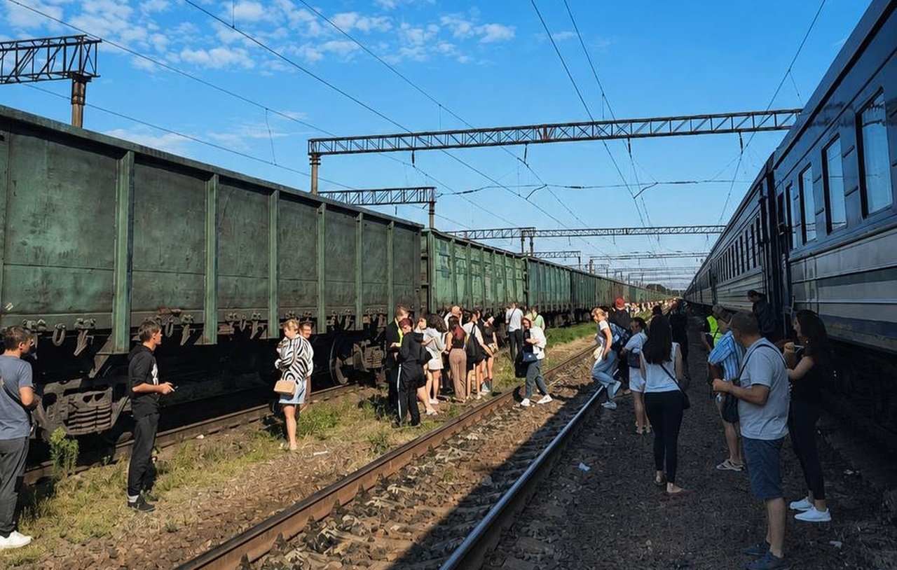 Люди евакуюювали