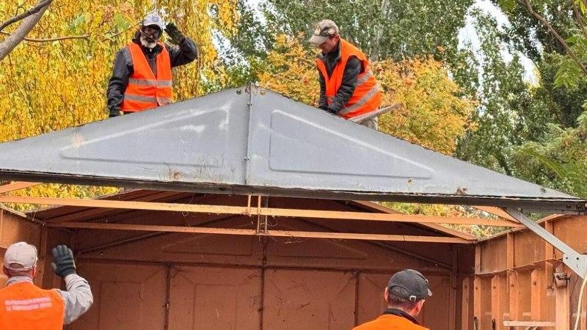 В Днепре снова будут массово сносить незаконные гаражи: появился список адресов