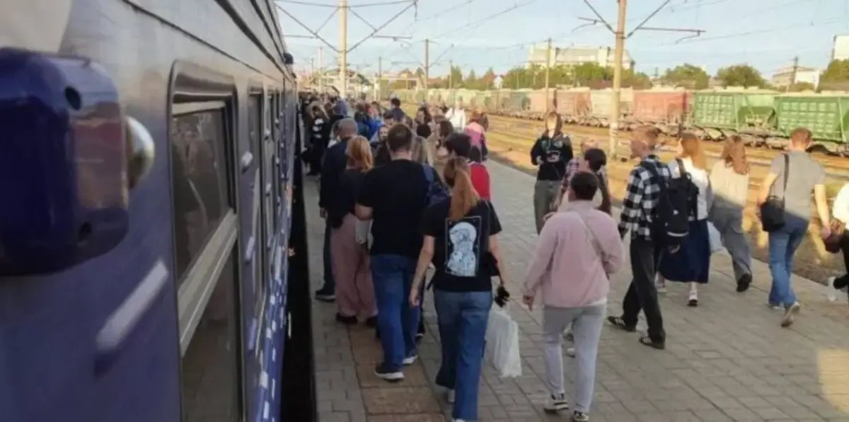 Из-за ситуации безопасности задерживаются поезда на Днепропетровщине: перечень рейсов