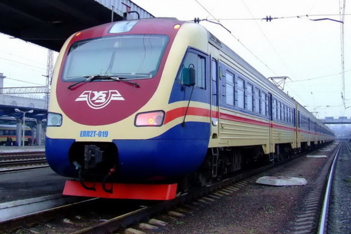 Підліток загинув від удару струмом на даху електрички Дніпро-П’ятихатки