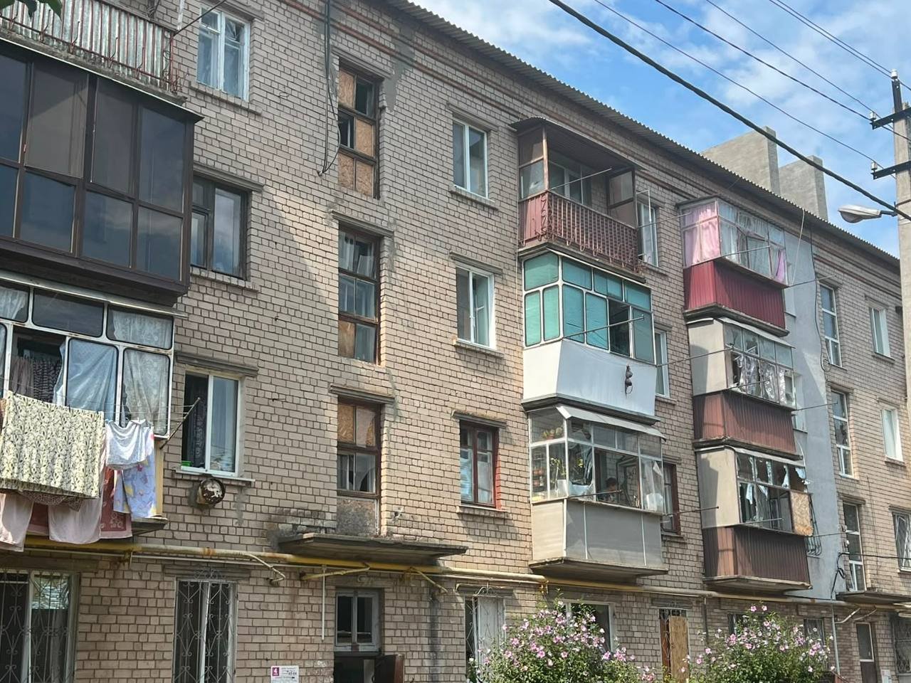 Будинок пошкоджений під час обстрілу