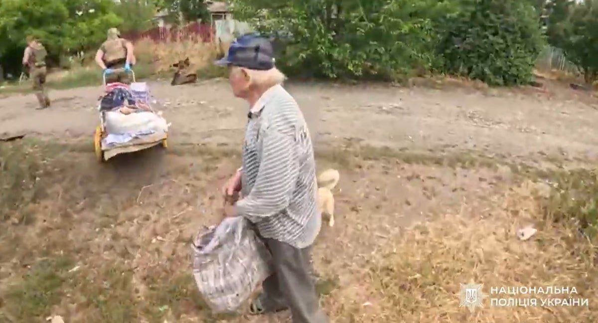 Майже не виходила з дому та залишилася без допомоги: «Білі янголи» евакуювали 72-річну жінку