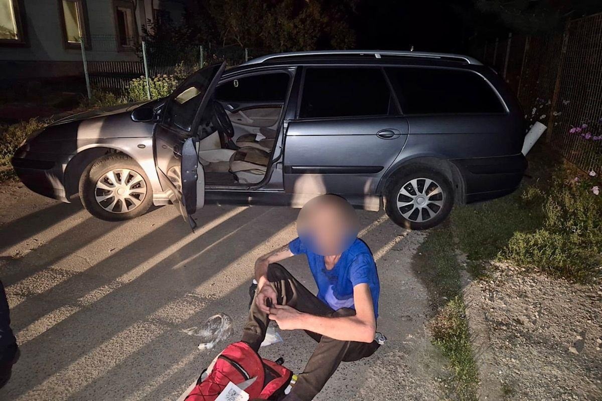 Поїздка тривала декілька хвилин: у Дніпрі чоловік викрав авто та відразу потрапив у ДТП
