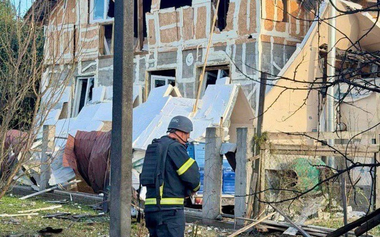 Рятувальник на місці атаки.