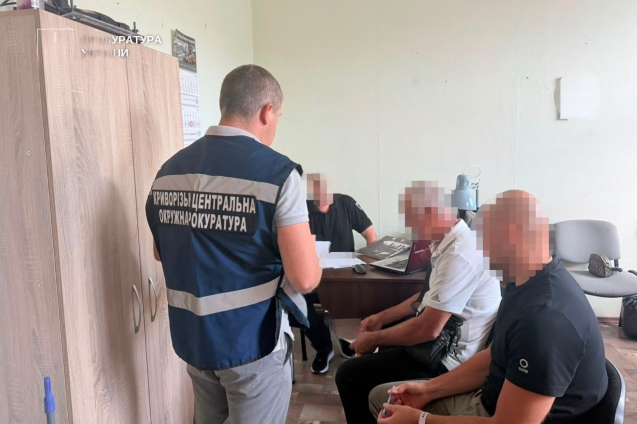 Житель Кривого Рога ввозил элитные авто для продажи как гуманитарку: детали схемы