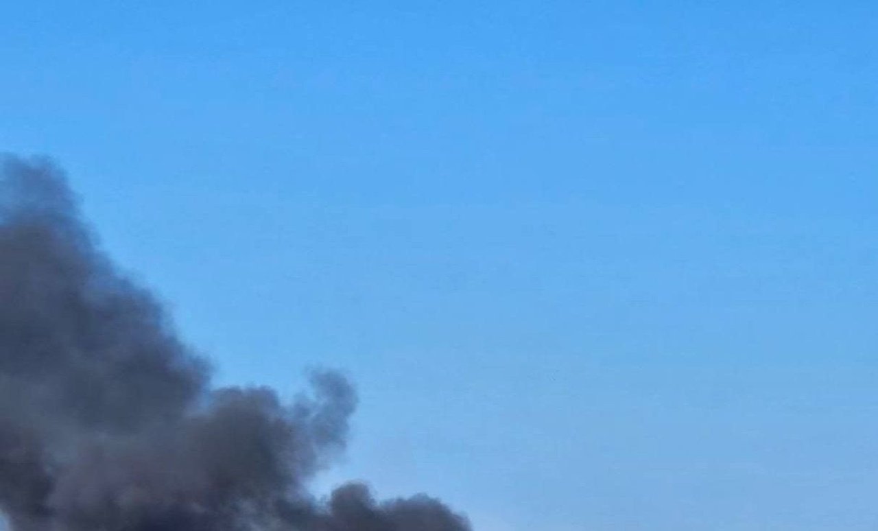 У Дніпрі після вибухів спалахнула пожежа: що відомо