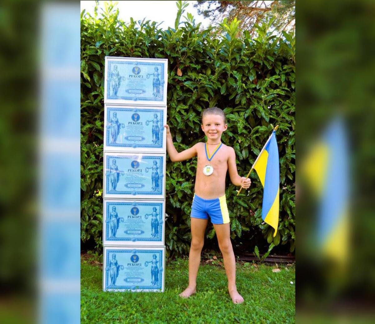 1000 упражнений на пресс и 100 минут планки: семилетний мальчик из Пятихаток установил пять рекордов Украины за месяц