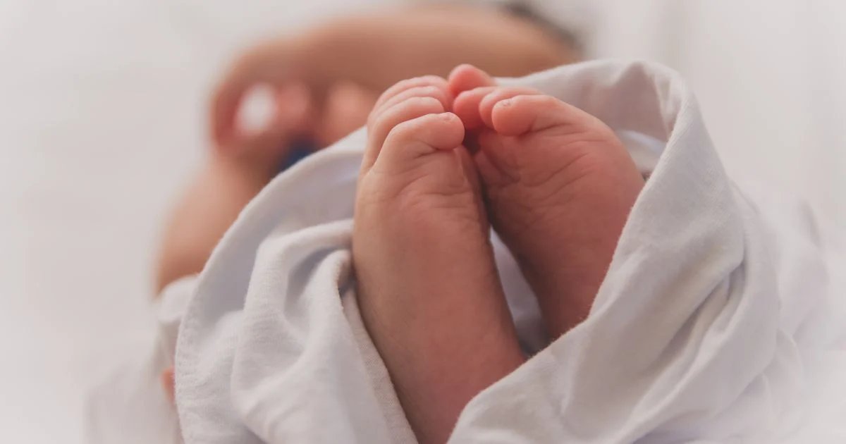 Девочки и мальчики: сколько детей родилось в Днепре на День города