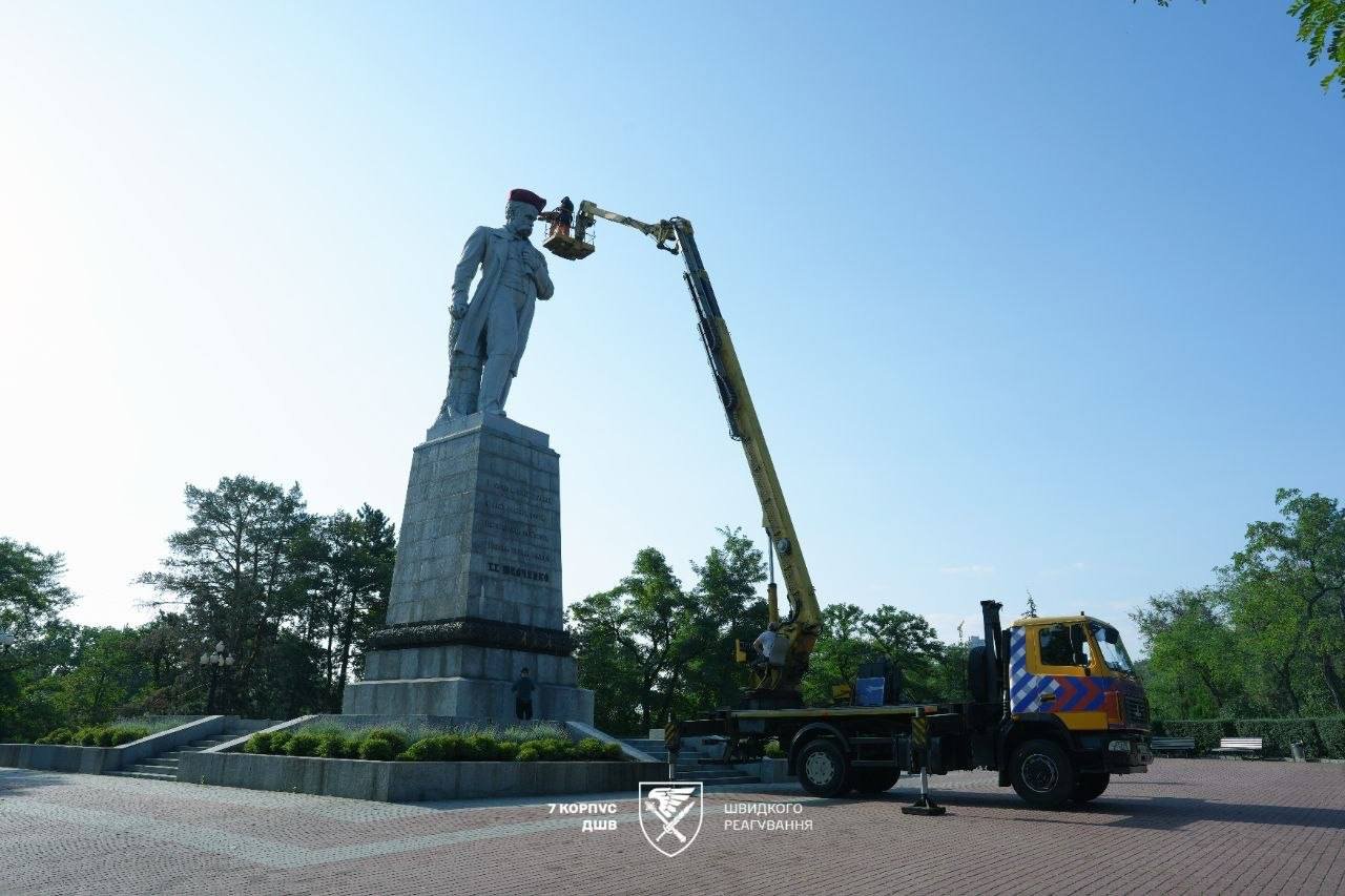 Кобзар у маруновому береті: у Дніпрі встановили рекорд України