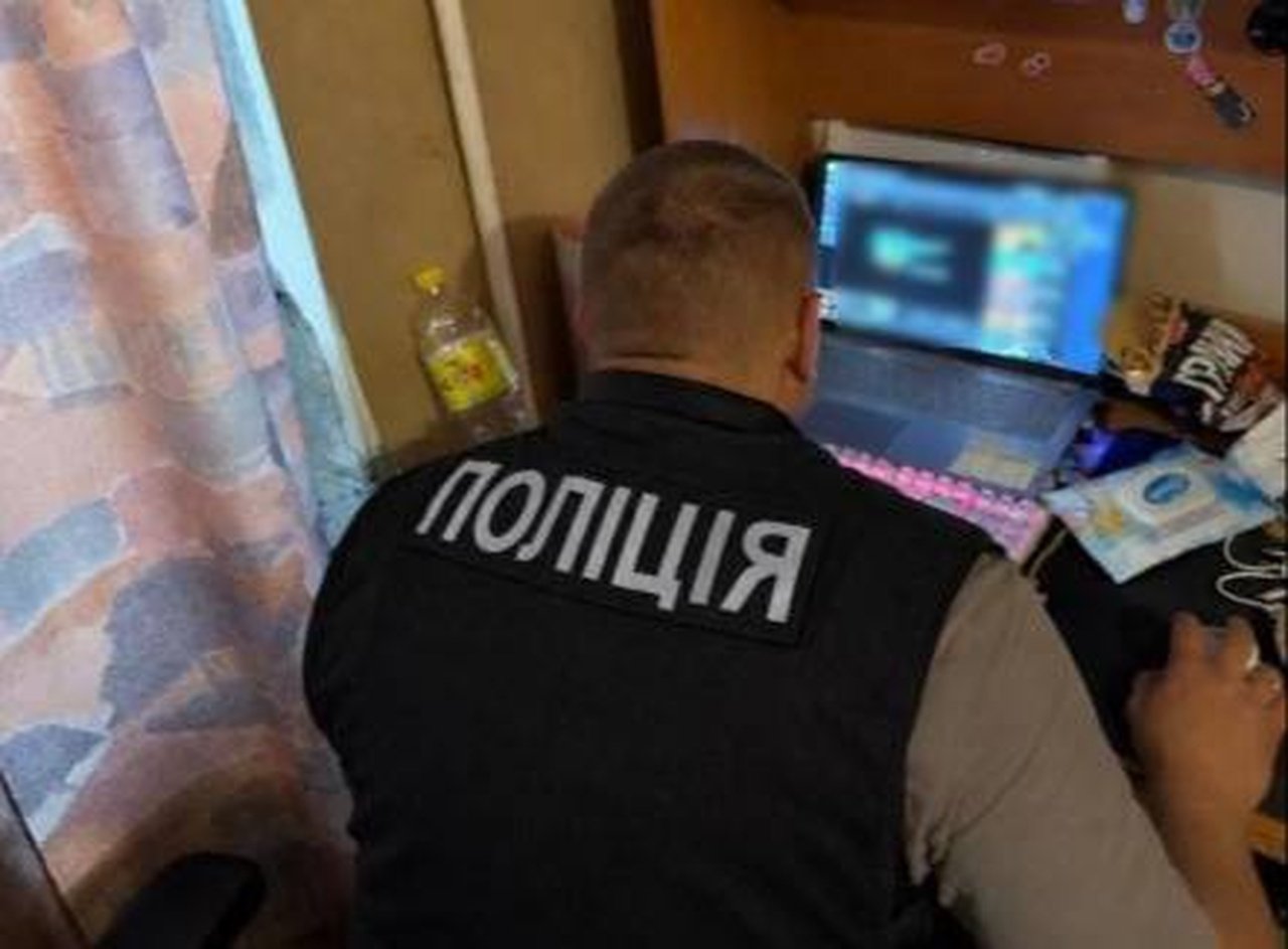 У Дніпрі чоловіка підозрюють у продажу дитячої порнографії через Telegram