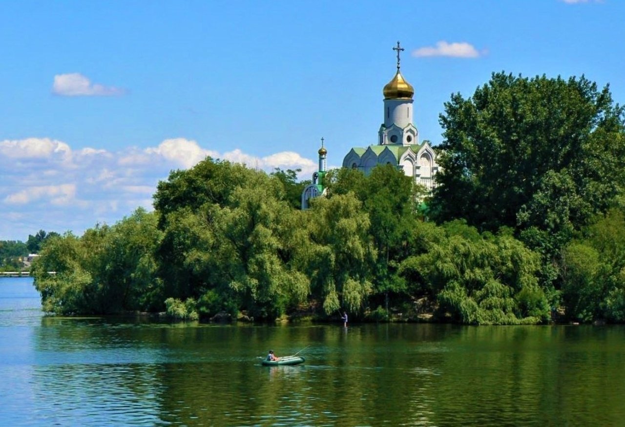 Монастырский остров в Днепре