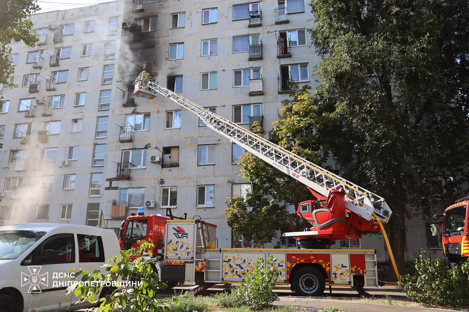 Пожар в общежитии на Победе в Днепре: два человека пострадали