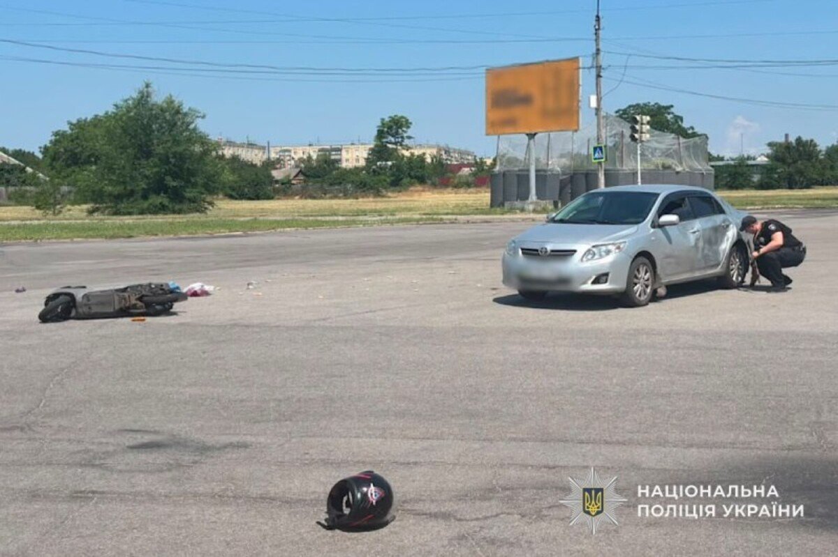 На Дніпропетровщині водій авто спричинив ДТП із мопедом: постраждала неповнолітня