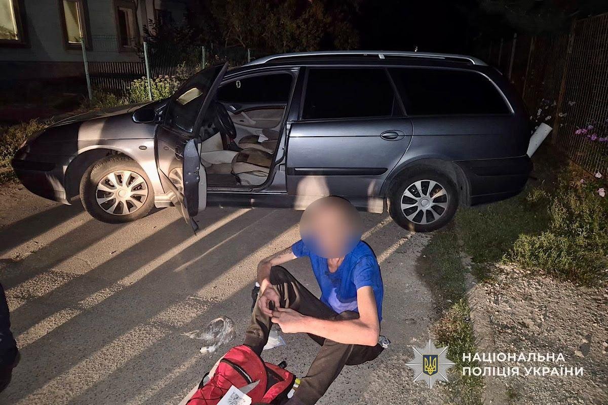 У Дніпрі 40-річний чоловік викрав чужий автомобіль і потрапив у ДТП