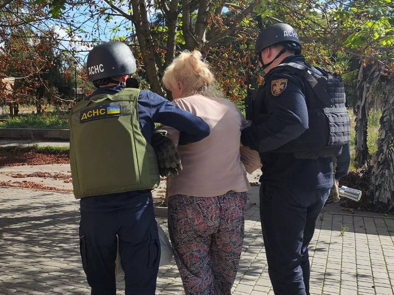 На Дніпропетровщині через атаки РФ постраждали четверо людей: є руйнування та пожежі