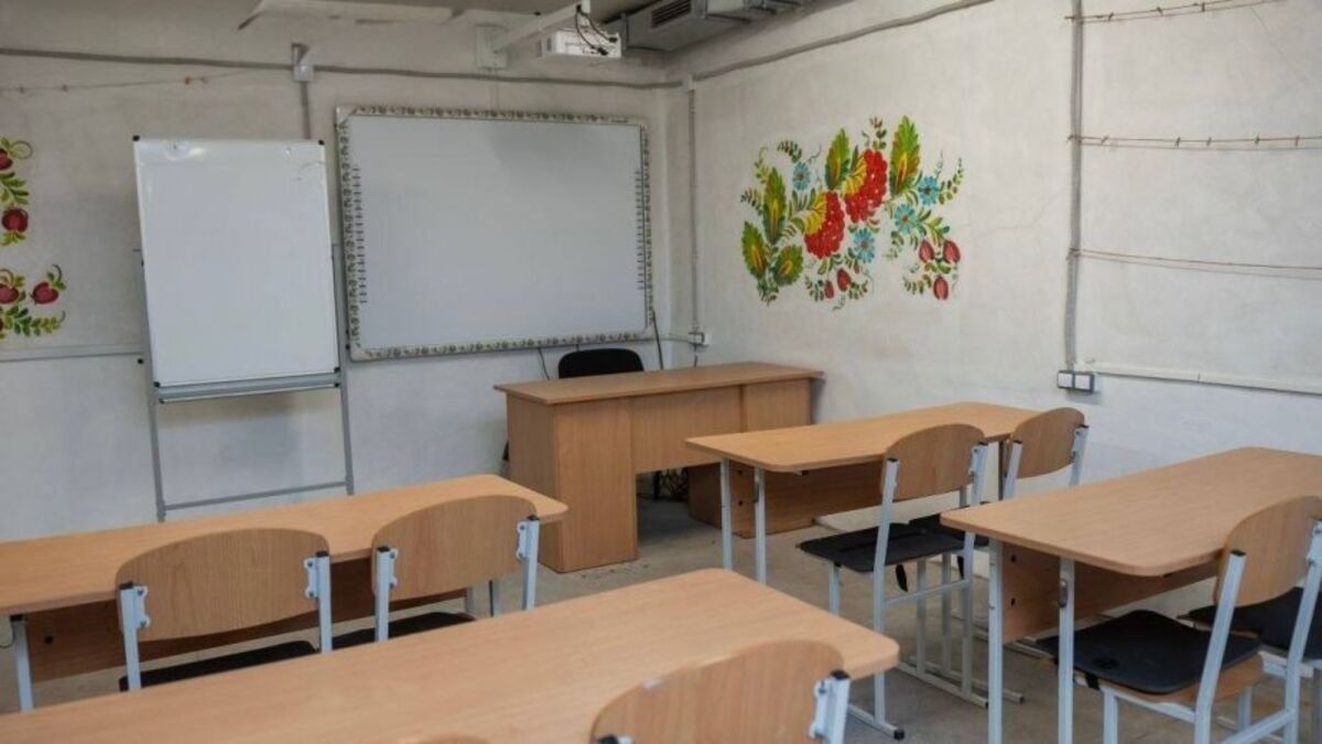 Майже 700 ліцеїв і гімназій Дніпропетровщини готові працювати під час блекаутів