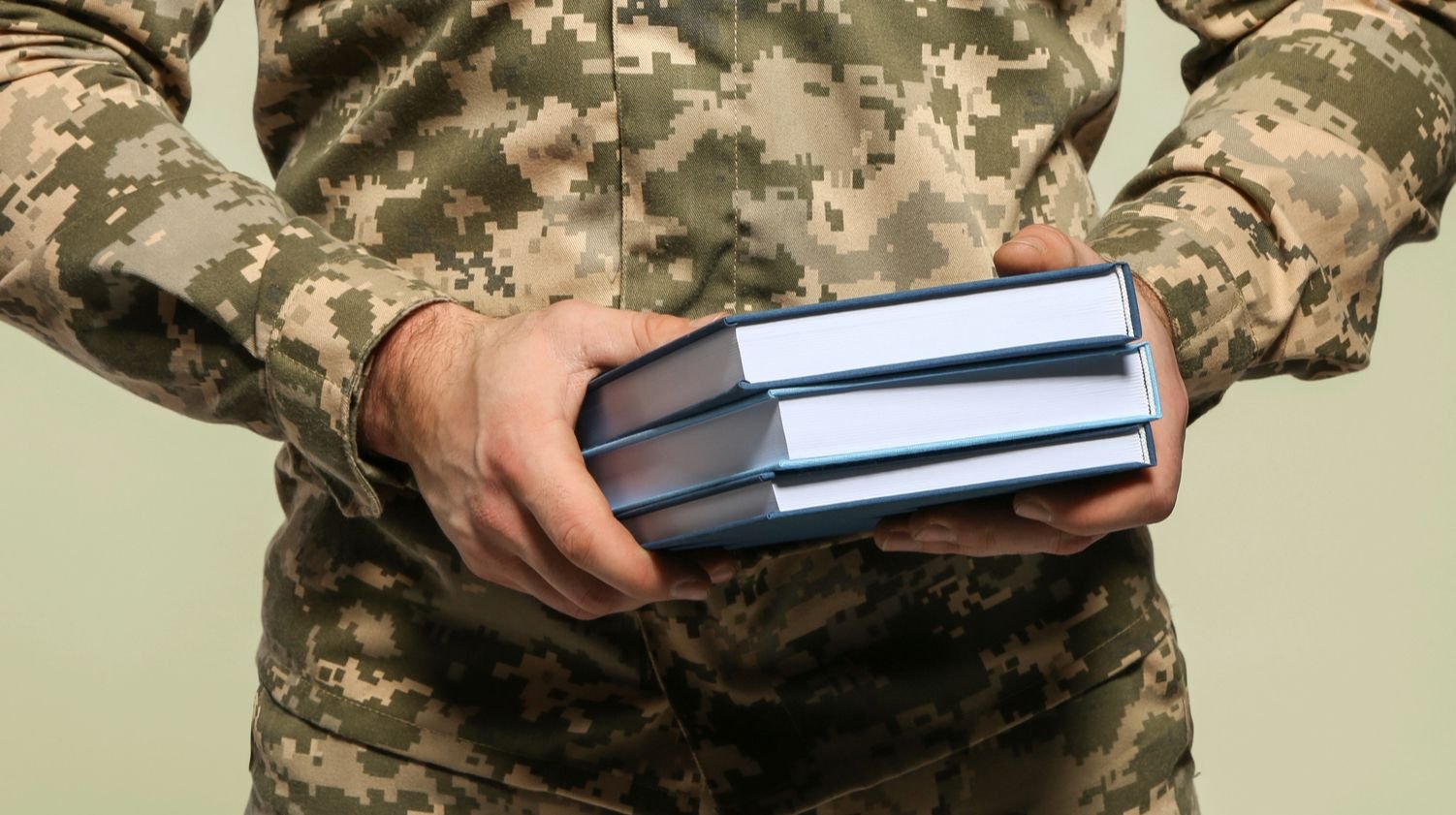 Не склав "Основи національного спротиву" — ризикуєш вилетіти з вишу: що зміниться з 1 жовтня