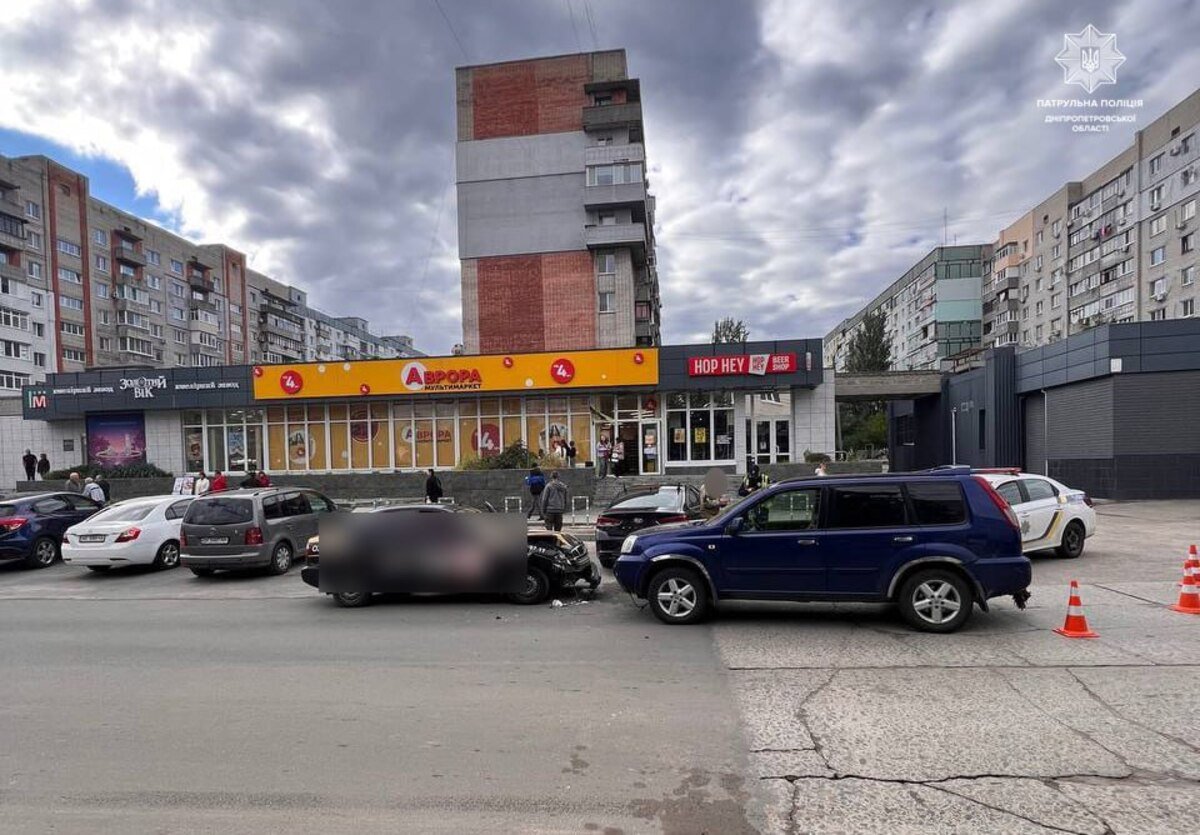 В Днепре водитель под хмельком не справился с маневром и вызвал ДТП