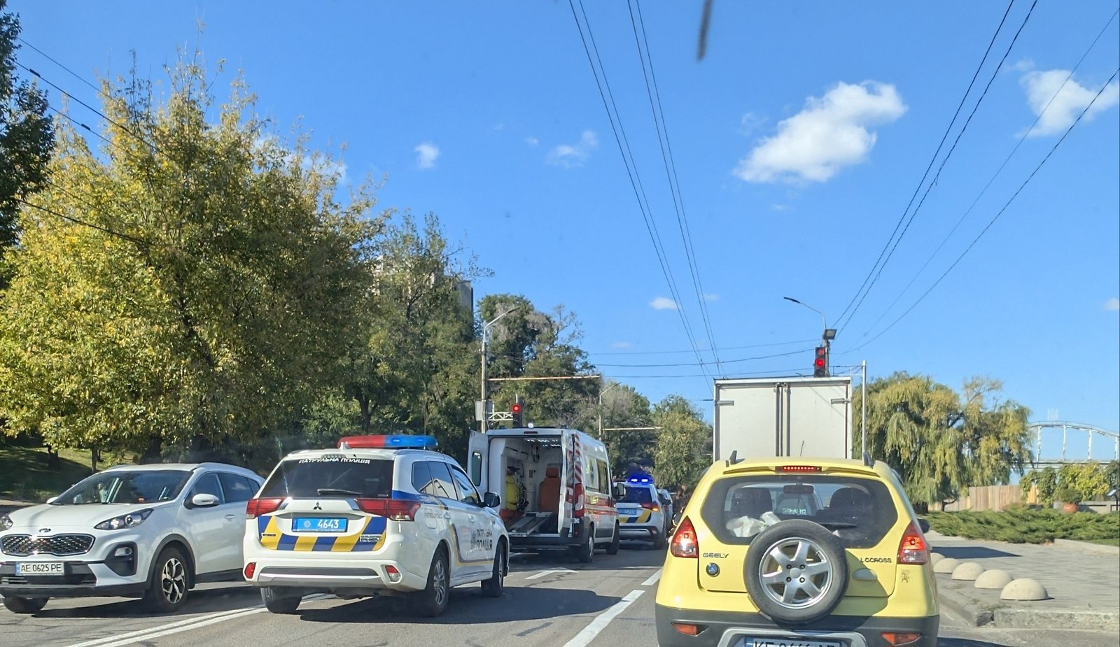 У Дніпрі на Січеславській Набережній сталась ДТП: ймовірно є постраждалий