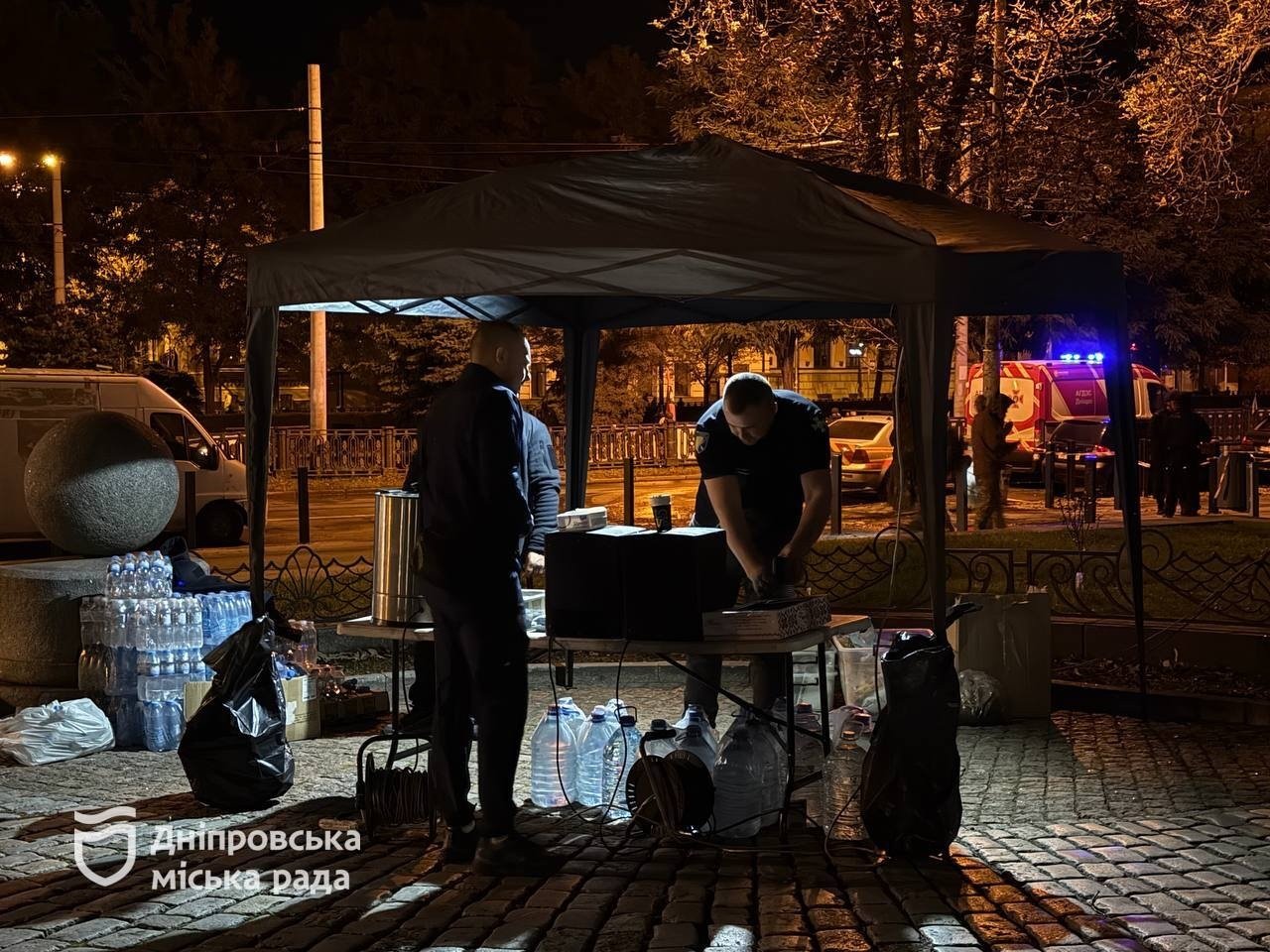У Дніпрі після атаки пошкоджено житловий будинок: куди звертатися постраждалим